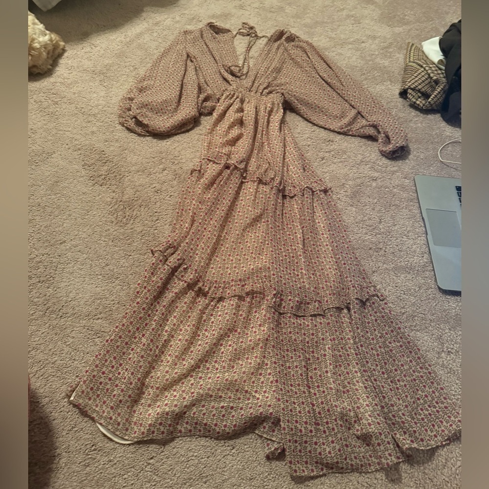 Misa- NWT Tan Stefanya Bohemian Floral Longsleeve Flowy Maxi Dress - Picture 5 of 5